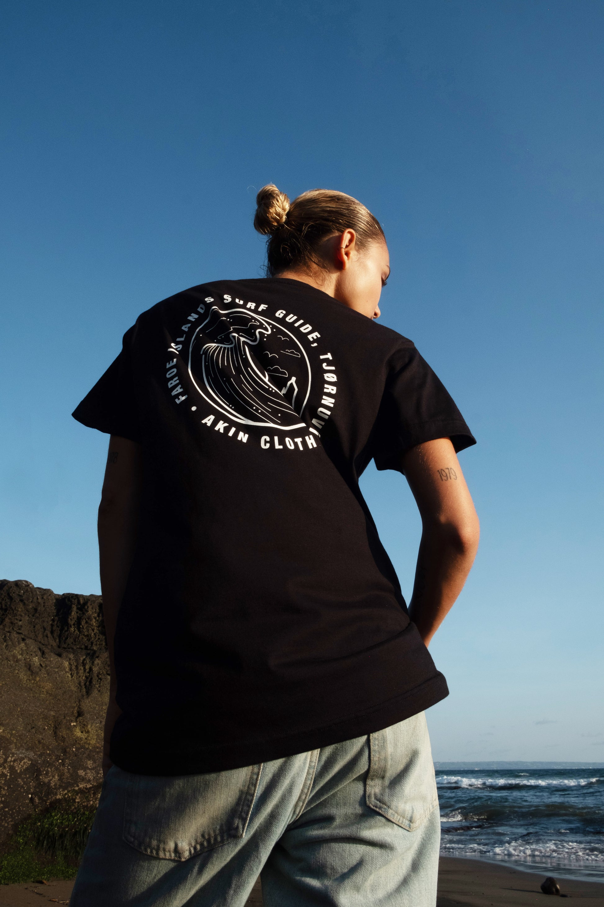 Faroe Islands Surf Guide x Akin - Black